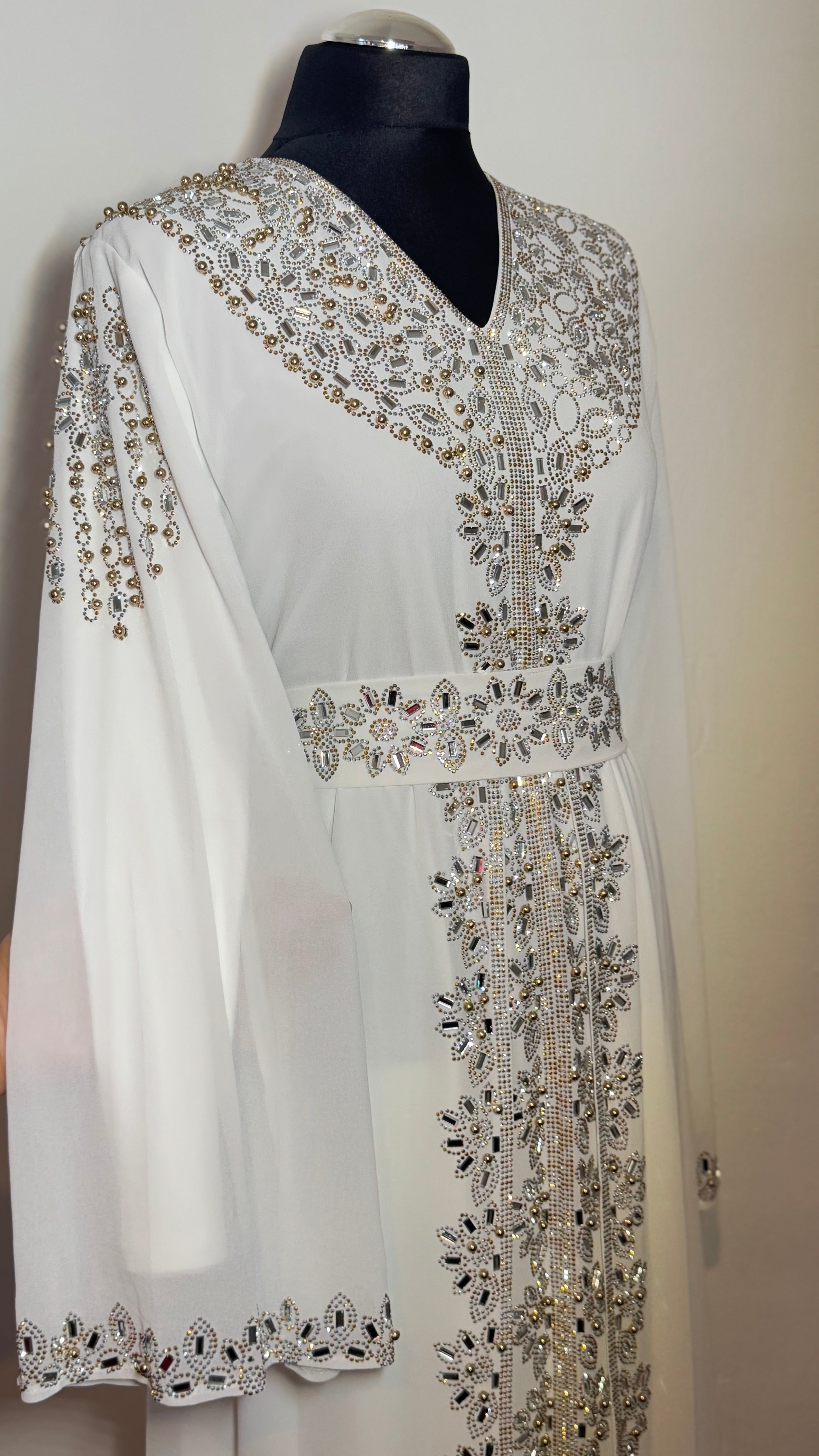 Luxury White Kaftan Dress, Embellished Moroccan Kaftan, Crystal Beaded Maxi Dress, Elegant Modest Evening Wear